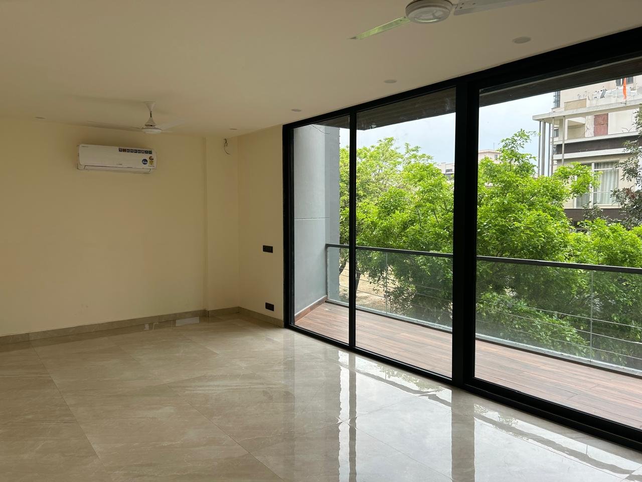 4BHK apartment plus servant room Pioneer Park available for rent